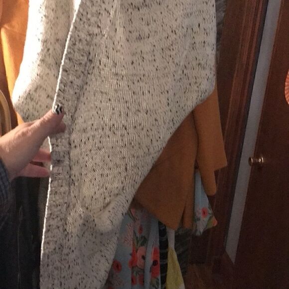 Moth m/l sweater vest with pockets  - Picture 5 of 10